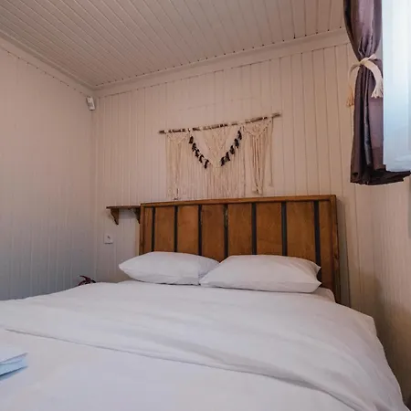 Bed & Breakfast Woody House