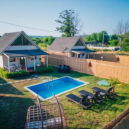 Woody House Bed & Breakfast